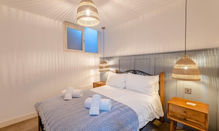 2 Bed in Dartmouth 3