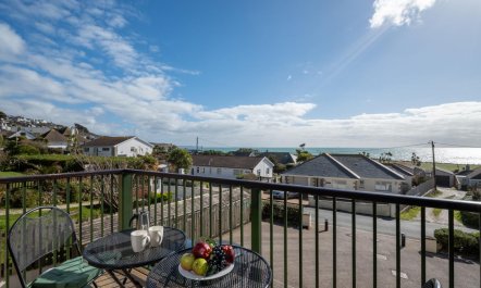 2 Bed in Praa Sands 3