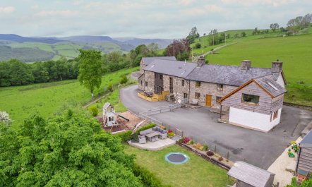 3 Bed in Machynlleth 1