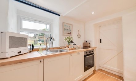 1 Bed in West Putford 8