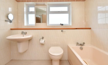 3 Bed in Llanbedrog 9