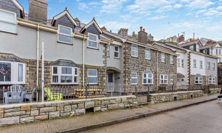 3 Bed in Porthleven 2