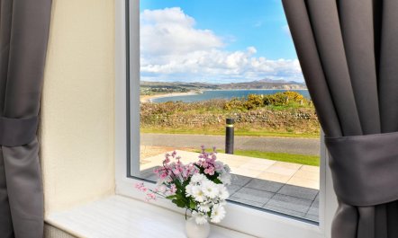 4 Bed in Bwlchtocyn 2