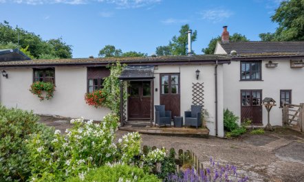 2 Bed in Yarnscombe 0