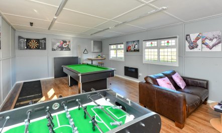 3 Bed in Llanbedrog 2