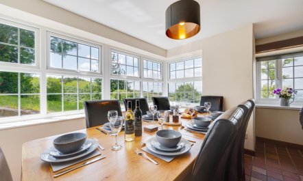 3 Bed in Llanllechid