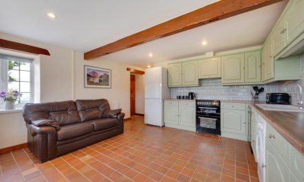 3 Bed in Llanllechid 1