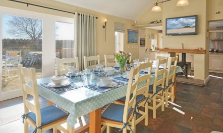 5 Bed in North Sunderland 1