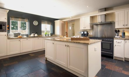 5 Bed in North Sunderland 2