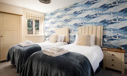 5 Bed in North Sunderland 9