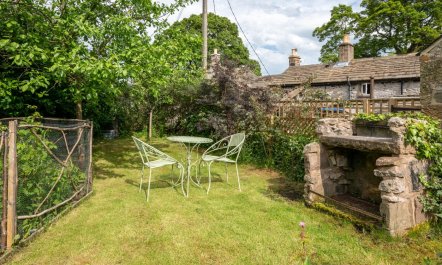 2 Bed in Middleton-by-Youlgrave 8