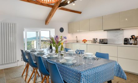 4 Bed in Llaniestyn 3