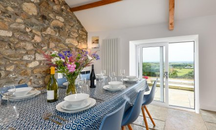 4 Bed in Llaniestyn 7