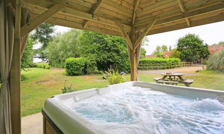 7 Bed in Ilketshall St Margaret