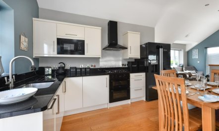 2 Bed in Abersoch 8
