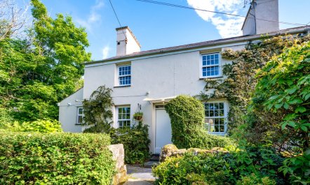 4 Bed in Garndolbenmaen