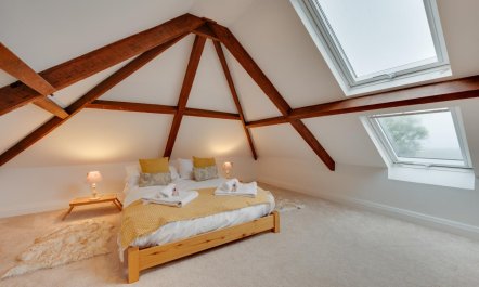 8 Bed in Llanrhidian 9