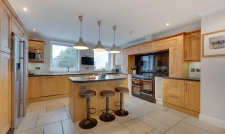 8 Bed in Llanrhidian 2
