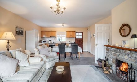 2 Bed in Glengarriff 2