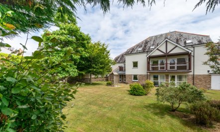 2 Bed in Carlyon Bay 7