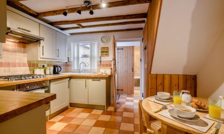 2 Bed in Pakefield 5