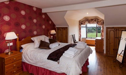 3 Bed in Riverstown 5