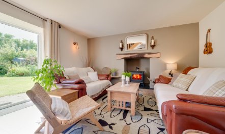 2 Bed in Reynoldston 1