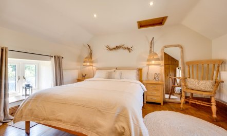 2 Bed in Reynoldston 7