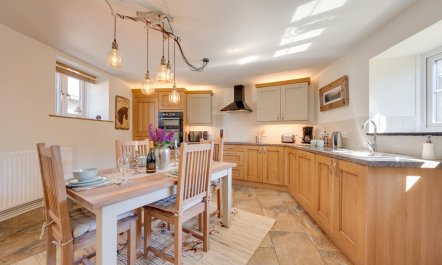 2 Bed in Reynoldston 2