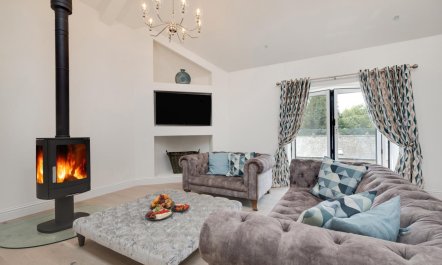 4 Bed in Horningtops 1