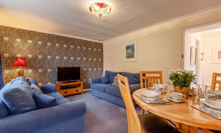 2 Bed in Two Waters Foot 3