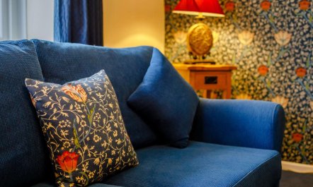 2 Bed in Two Waters Foot 4