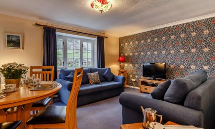 2 Bed in Two Waters Foot 1