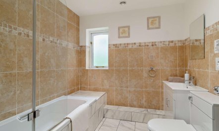 5 Bed in Pentney 8