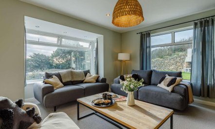 4 Bed in Mawgan Porth 4