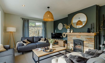 4 Bed in Mawgan Porth 2