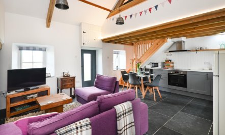 3 Bed in Pengroeslon 6