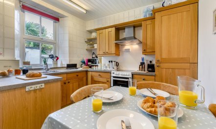 2 Bed in Mousehole 9