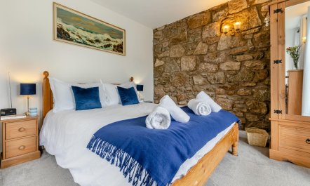 2 Bed in Mousehole 2