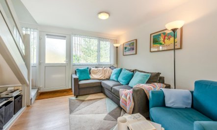 2 Bed in Freshwater East 1