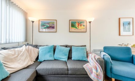 2 Bed in Freshwater East 7