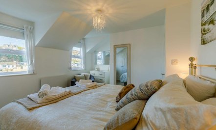 3 Bed in Porthleven 4