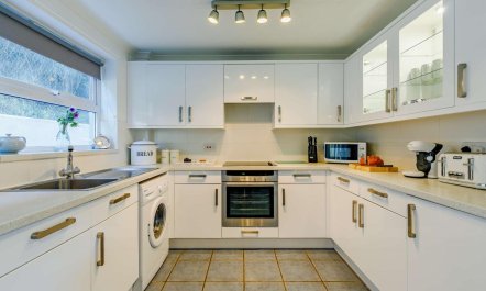 3 Bed in Porthleven 5