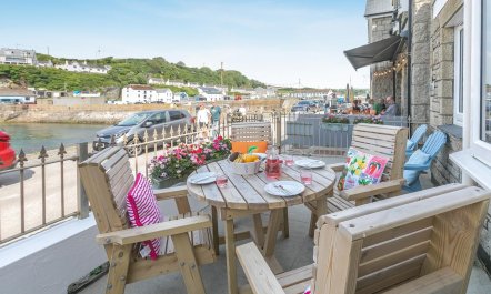 3 Bed in Porthleven 1