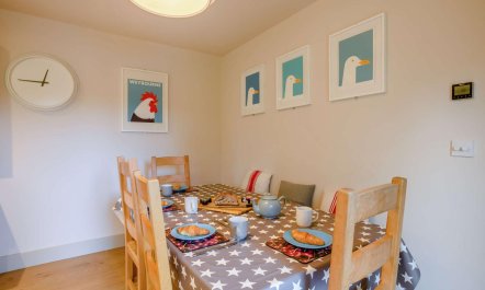 4 Bed in Holt 6