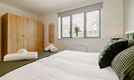 2 Bed in Charlestown 7