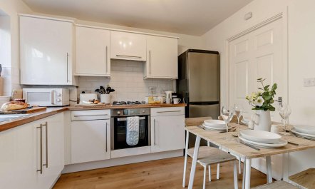 2 Bed in Charlestown 5