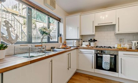 2 Bed in Charlestown 4