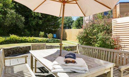 4 Bed in Rock 9