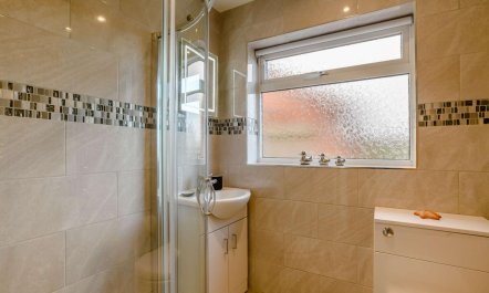 2 Bed in Weybourne 9